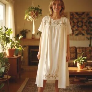 Vintage 1970s Komar Nightgown & House Coat Robe Set Embroidered Peignoir S/M